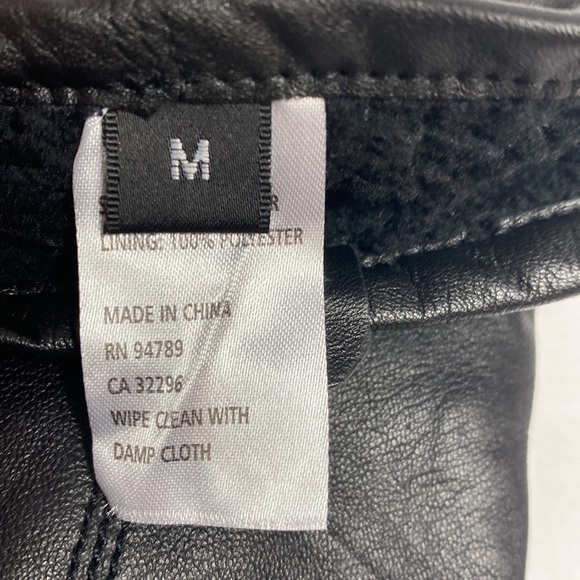 Nordstrom black leather fleece lined gloves medium NWOT - Picture 3 of 5